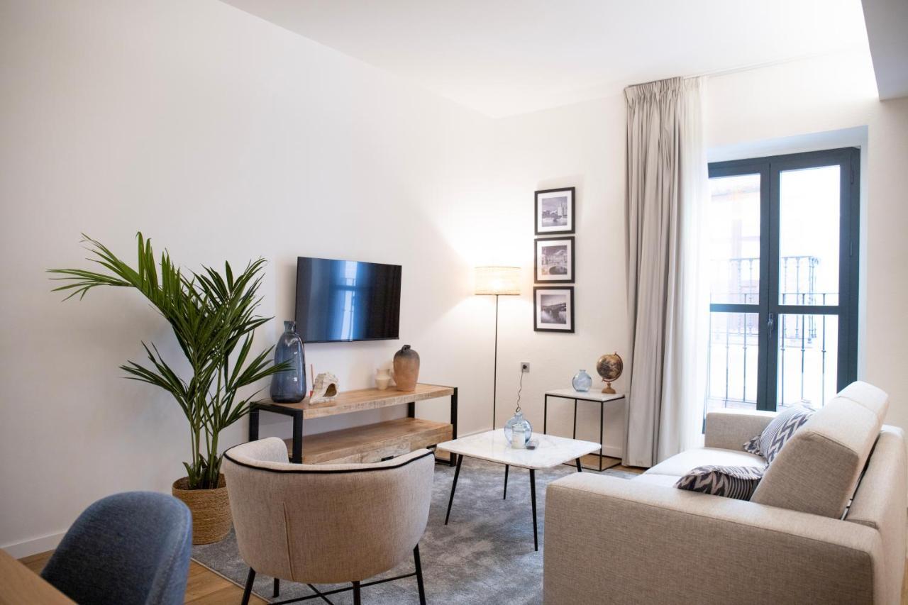 Nqn Aparts & Suites Sevilla Екстер'єр фото